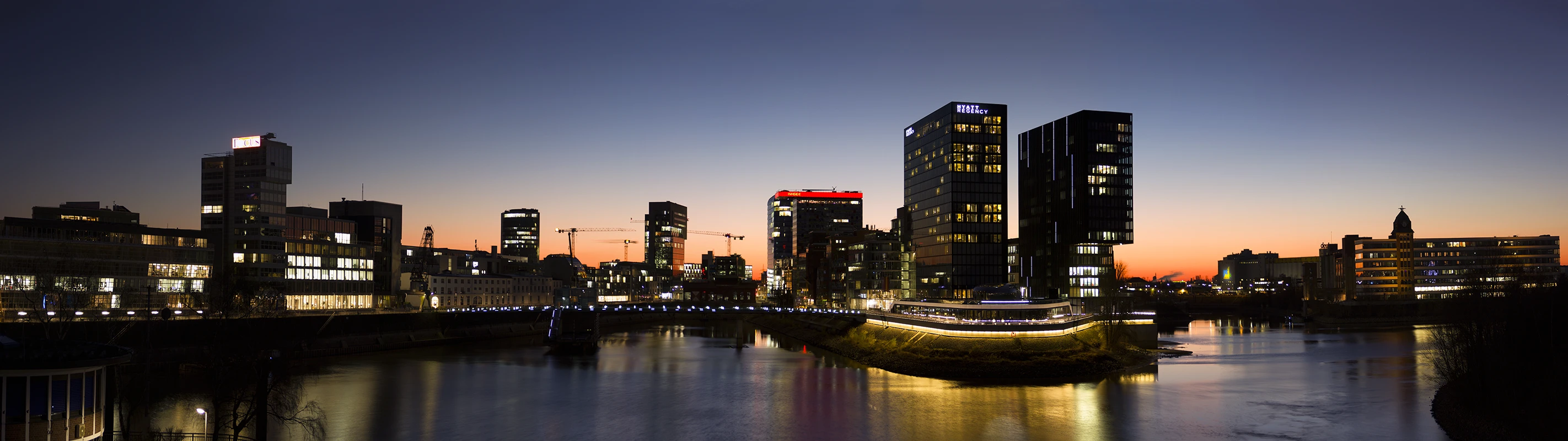 Düsseldorf - Panorama Medienhafen